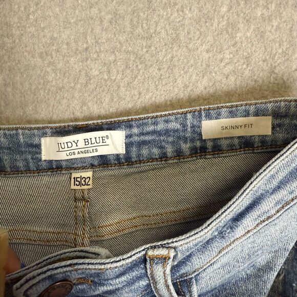 Judy Blue Teens Juniors Size 15W 32L Skinny Fit Distressed Light Wash Jeans - Picture 3 of 9